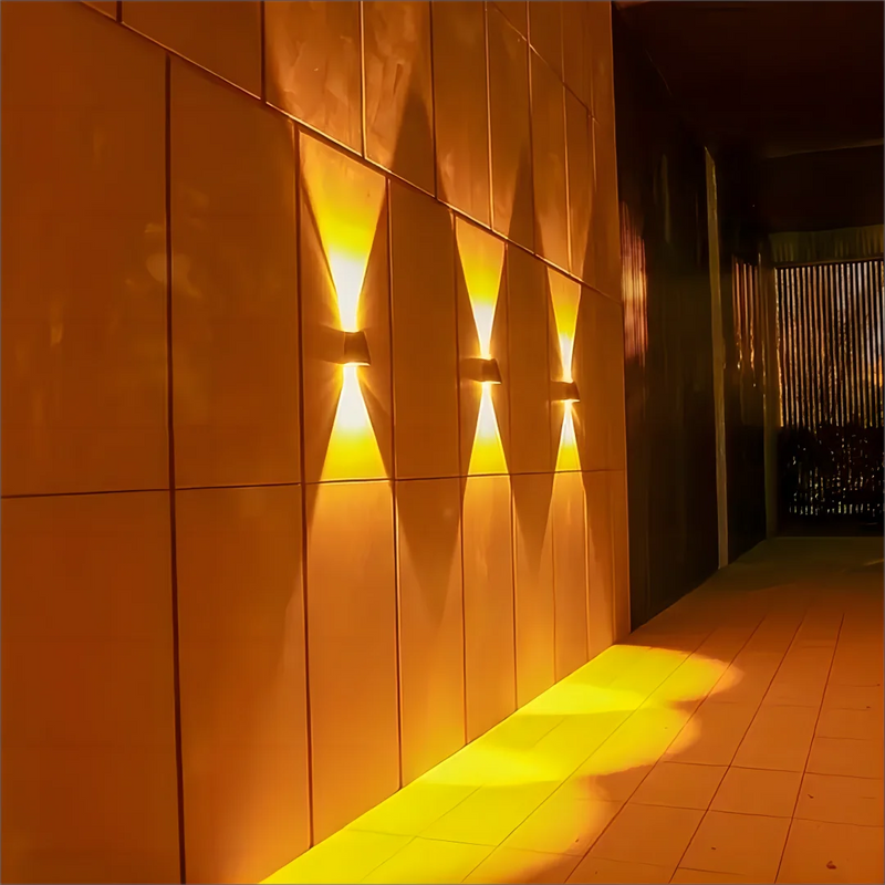 Luminária de Parede Externa Solar DUPLO FEIXE - para Quintal Jardim Iluminação Decorativa à Prova d'Água