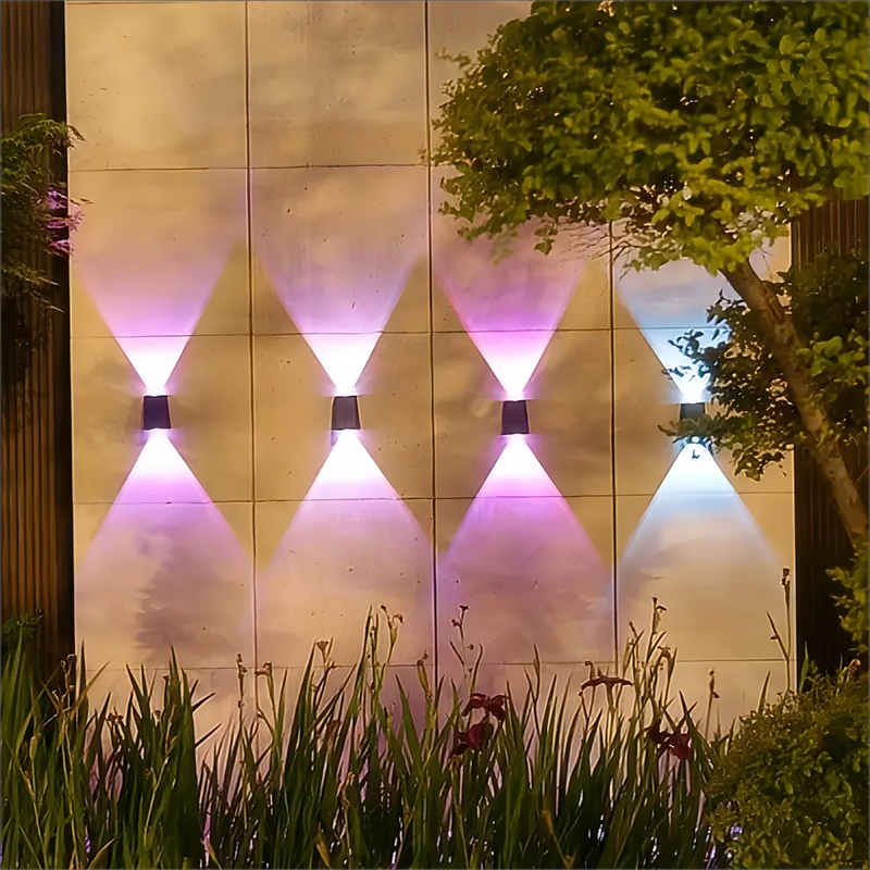 Luminária de Parede Externa Solar DUPLO FEIXE - para Quintal Jardim Iluminação Decorativa à Prova d'Água
