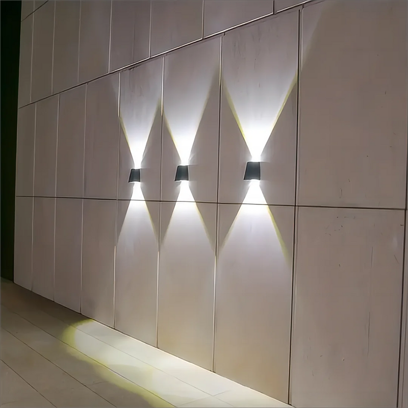 Luminária de Parede Externa Solar DUPLO FEIXE - para Quintal Jardim Iluminação Decorativa à Prova d'Água